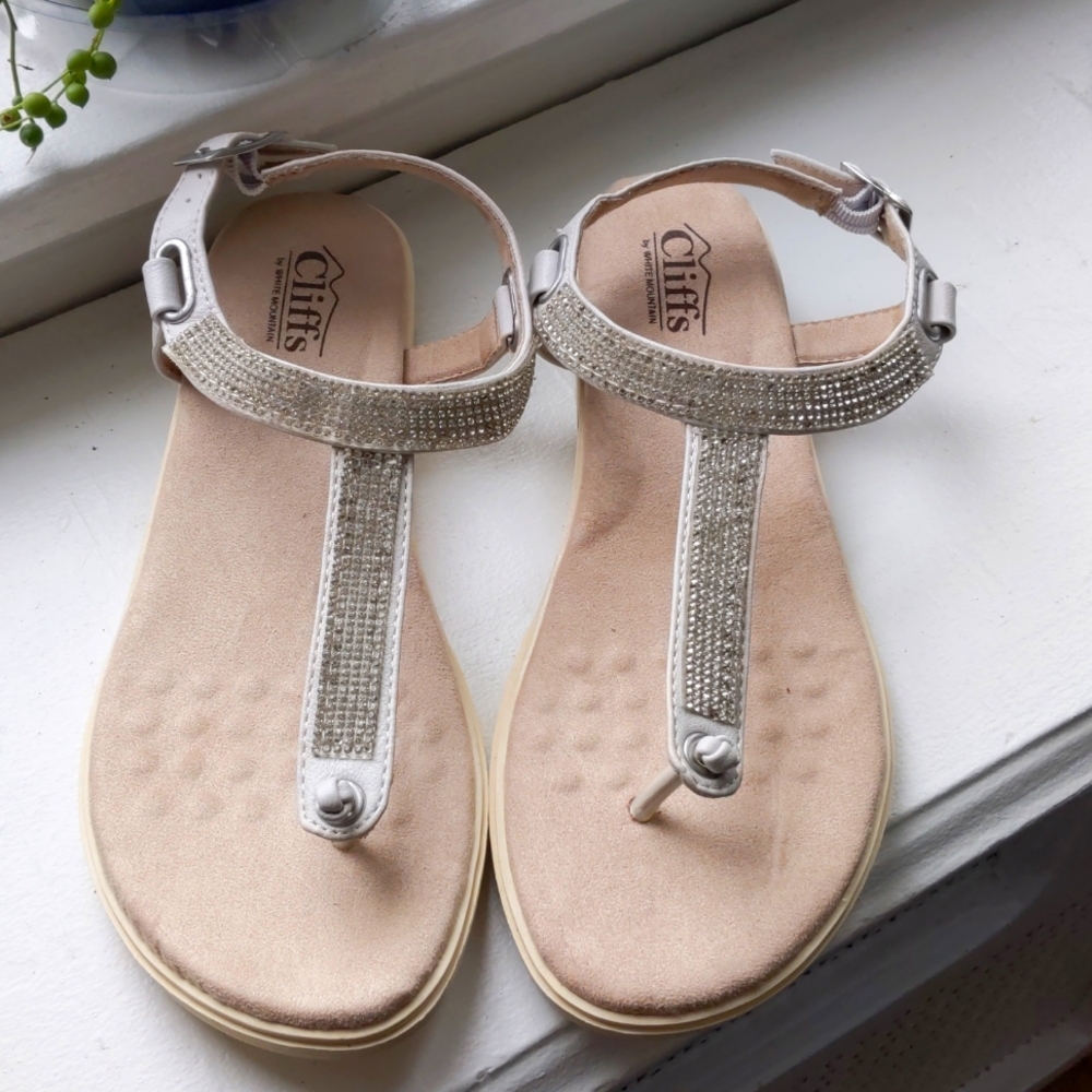 NWOT Cliffs by White Mountain sparkly sandals